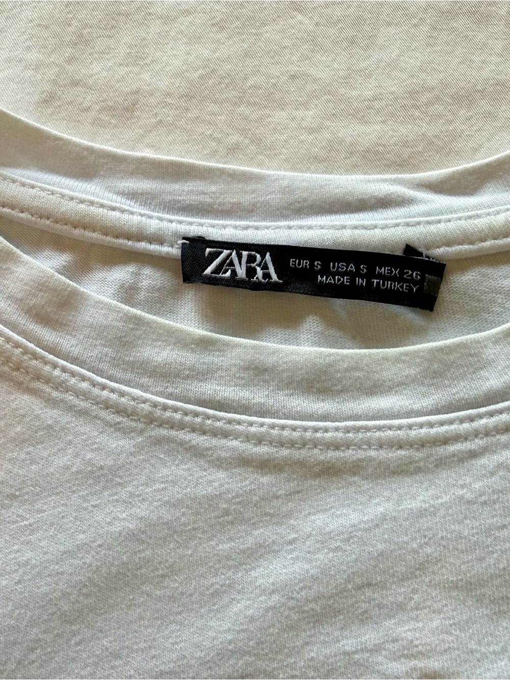 Zara White Tee with Silver and Blue Abstract Face Print - Picture 4 of 4